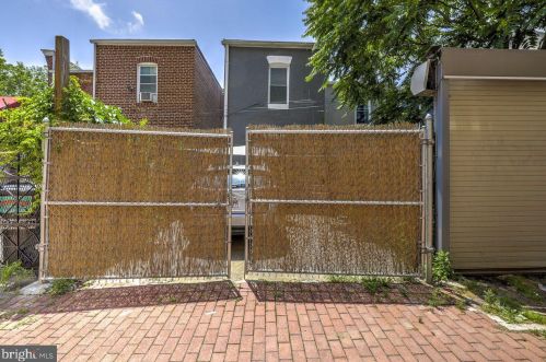 805 T St, Washington DC 20001-3127 exterior