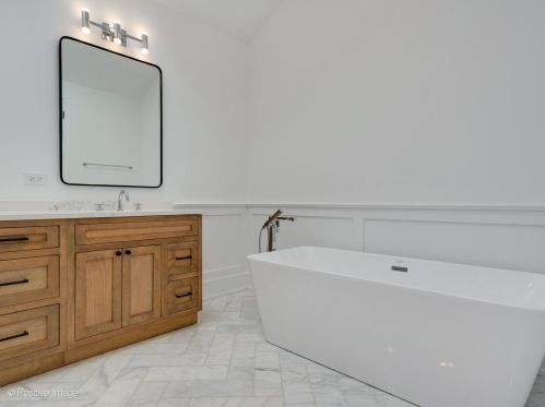 1943 Honore St, Chicago IL  60622-1044 exterior