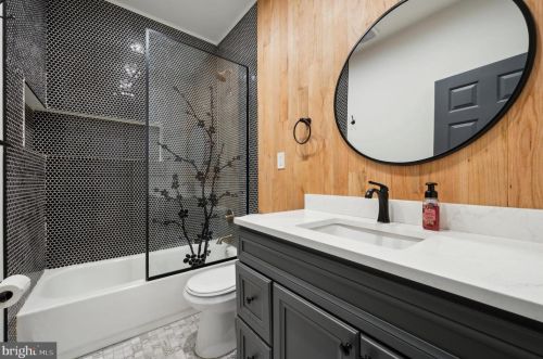 1131 Catharine St, Philadelphia PA 19143-2615 exterior