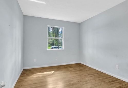 821 Walters Ter, Fort Pierce FL  34983-3962 exterior