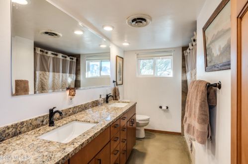 4150 La Cadena, Tucson AZ 85718-6148 exterior