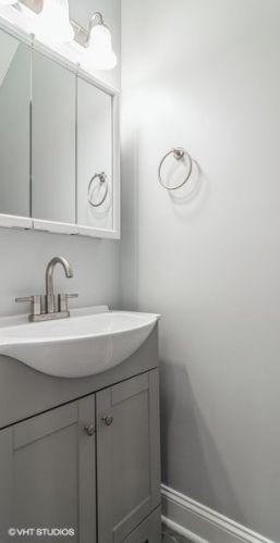 912 Monticello Ave, Chicago IL  60651-3949 exterior