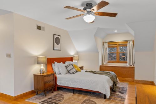 9360 Sleepy Hollow Ln, Milwaukee WI  53217-1242 exterior