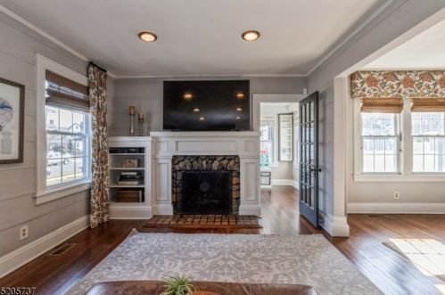 906 Grandview Ave, Westfield, NJ 07090-1629