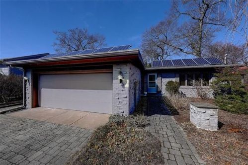 230 Laurel Ave, Providence RI  02906-3328 exterior