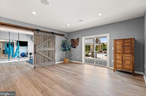 23073 Creighton Farms Dr, Leesburg VA 20175-6491 exterior