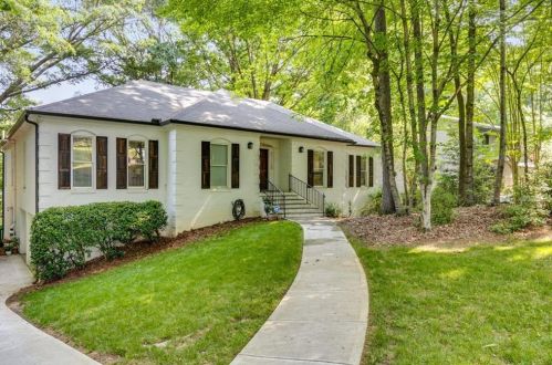 2884 Cravey Dr, Atlanta GA  30345-1420 exterior