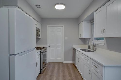 600 Bramble Dr, Austin TX  78745-3114 exterior