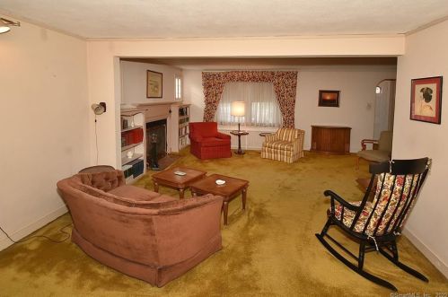 1052 Plymouth St, Windsor CT 06095-3653 exterior