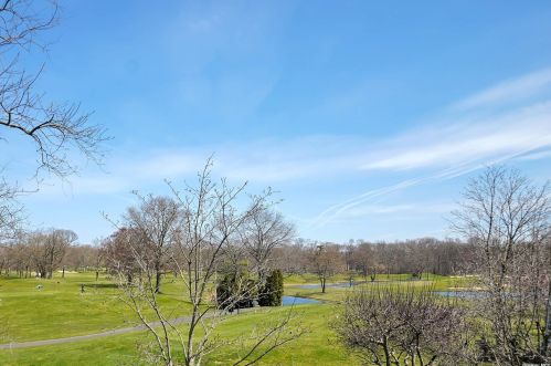 79 Windwatch Dr, Hauppauge NY 11788-3348 exterior