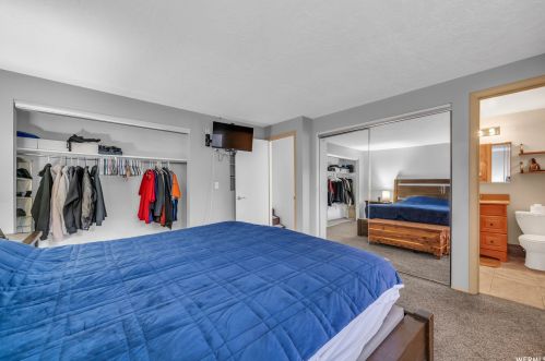 884 Spartan Dr, Sandy UT 84094-1811 exterior