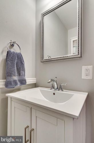 703 Taylor St, Washington DC 20017-2005 exterior