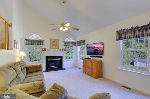 831 Alameda Dr, Huntingtown MD 20639-9510 exterior