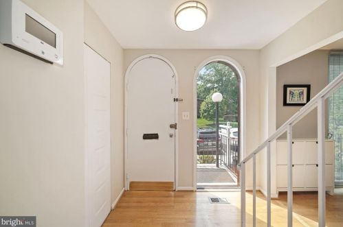8037 Inverness Ridge Rd, Rockville, MD 20854-4012