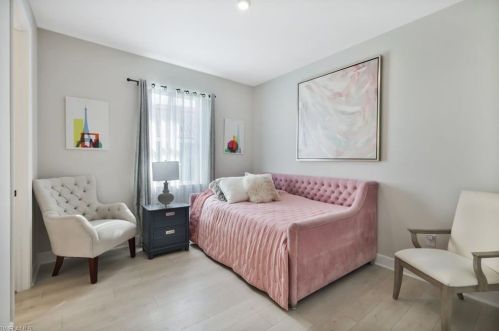 2128 Grv Dr, Naples FL 34120-1422 exterior