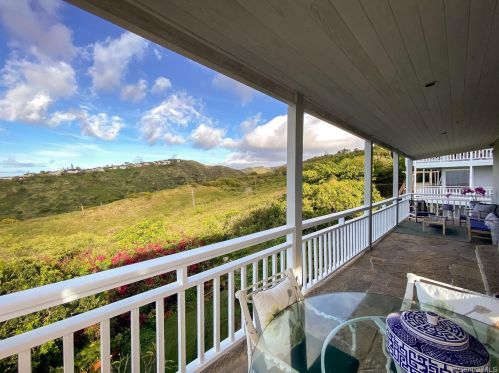 1994 Alaeloa St, Honolulu HI 96821-1021 exterior