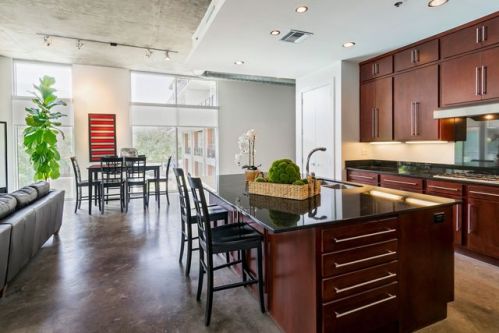 3030 Bryan St, Dallas TX  75204-6104 exterior