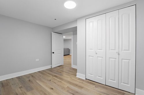 9740 Calumet Ave, Chicago IL 60616-2439 exterior