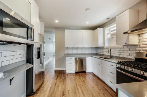 2713 77 Ave, Chicago IL 60707-1406 exterior