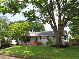 2147 Sally Way, Eugene, OR 97401-6440