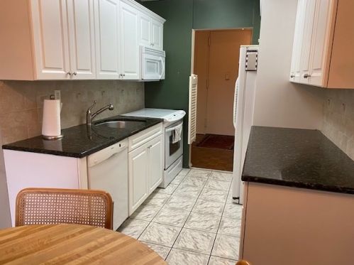 300 Winston Dr, Cliffside Park, NJ 07010-3237