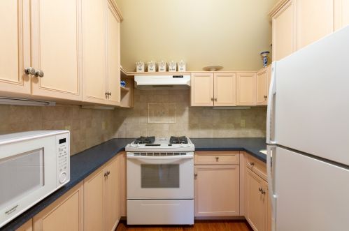 1 Park Rdg Ct, Chester NJ 07930-3016 exterior