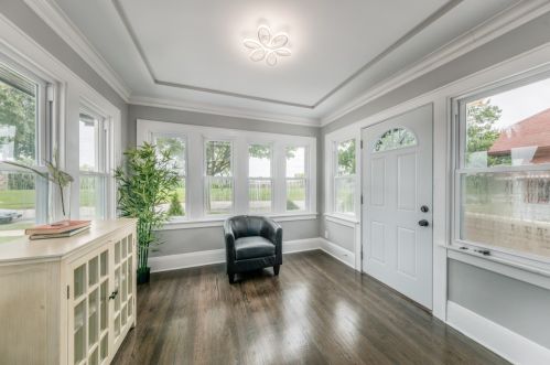 4147 20th St, Milwaukee, WI 53221-1925