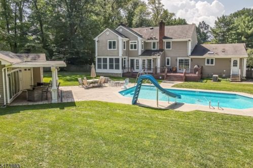 10 Marion Ln, Scotch Plains NJ 07076-2925 exterior