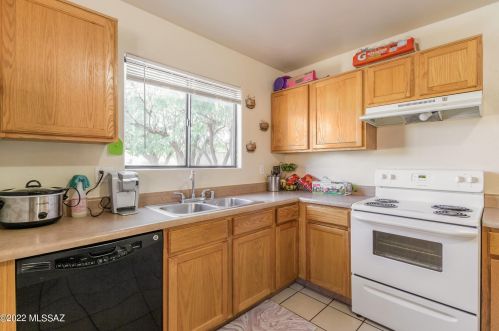 506 Iroquois Ave, Tucson AZ 85745-3161 exterior