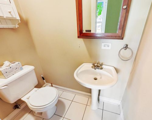 2145 Grace St, Chicago IL 60618-4901 exterior