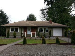 10710 Densmore Ave, Seattle WA  98133-8944 exterior