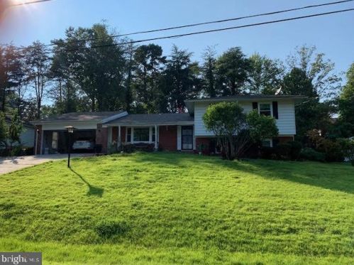 11506 Karen Dr, Rockville MD  20854-3149 exterior