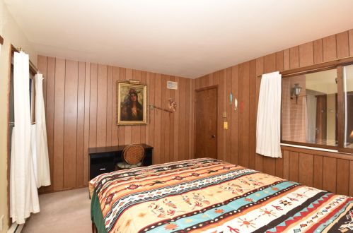 5266 Somerset Ln, Milwaukee WI 53221-3223 exterior