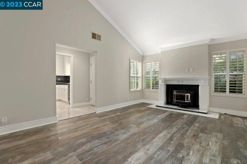 372 Camelback Rd, Concord CA  94523-1357 exterior