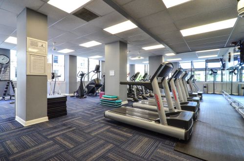 405 Wabash Ave, Chicago IL  60605-1208 exterior