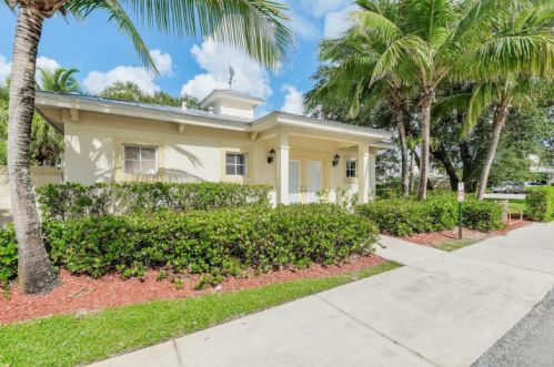 3916 Sabal, Fort Pierce FL 34981-5117 exterior