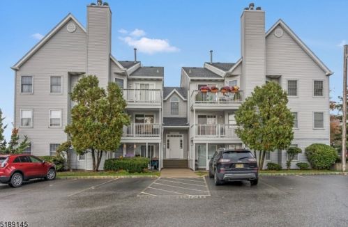 22 Amethyst Ln, Paterson NJ  07501-3366 exterior