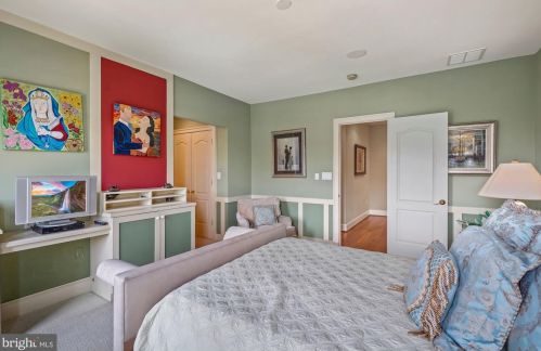 11300 Glen Rd, Rockville MD 20854-1849 exterior