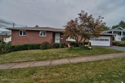 917 Maple St, Scranton PA  18505-1931 exterior