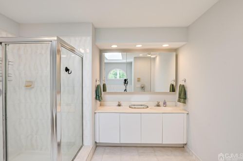 102 King St, Edison NJ 08820-1023 exterior