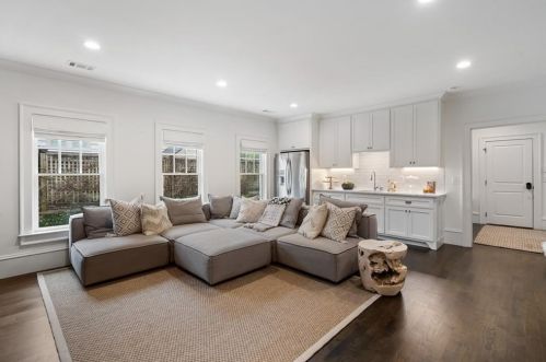 2652 Forrest Way, Atlanta GA  30305-3770 exterior