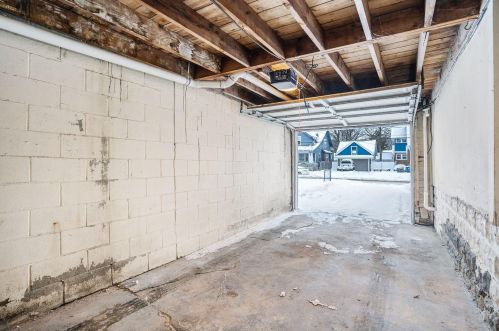 1094 Sanford St, Meskegon MI 49444-1437 exterior