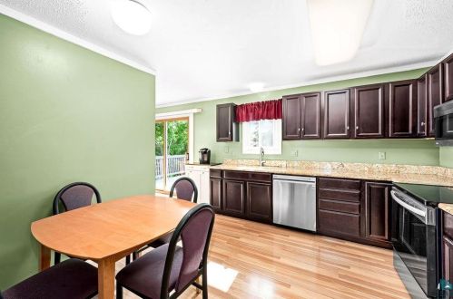 3717 Chambersburg Ave, Duluth MN 55811-3061 exterior