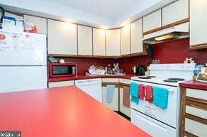 2047 Green St, Philadelphia PA 19130-3111 exterior