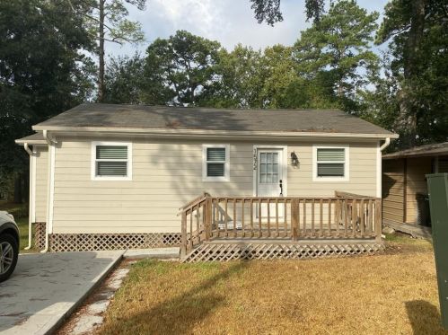 1572 Pine Lake Cir, Montgomery TX  77316-2756 exterior