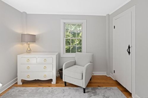 236 Norwalk Rd, Norwalk CT 06850-4318 exterior