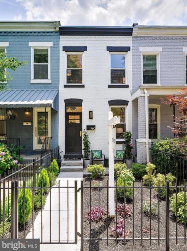 780 Lamont St, Washington DC  20010-1527 exterior