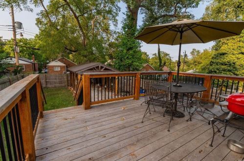 8511 Richard Ave, Saint Louis MO 63132-2806 exterior