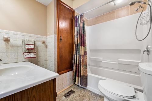 2154 69, Milwaukee WI 53219-2905 exterior