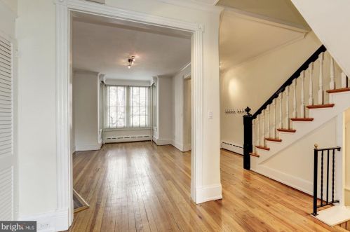 3018 Cambridge Pl, Washington DC  20007-2913 exterior